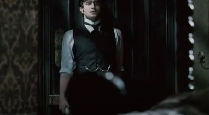Moteris juodais drabužiais (The Woman in Black, 2012)
